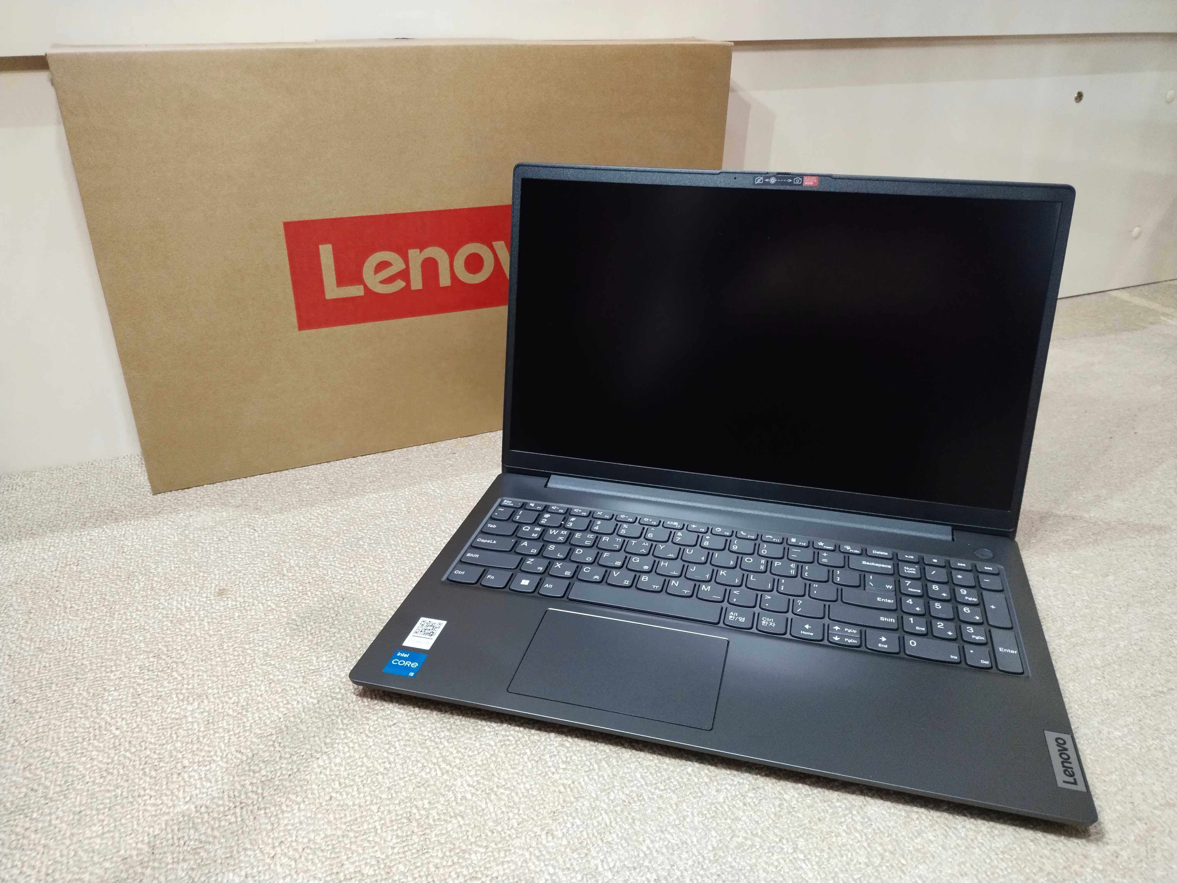 Noutbuk Intel Core i5-13420H/8GB/256GB/UHD Graphics 2GB/15.6"