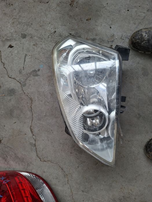 Far stang cu xenon nissan qashqai 2008