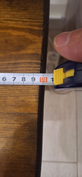 Масивна  дървена  пейка