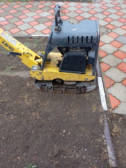 Виброплоча Bomag