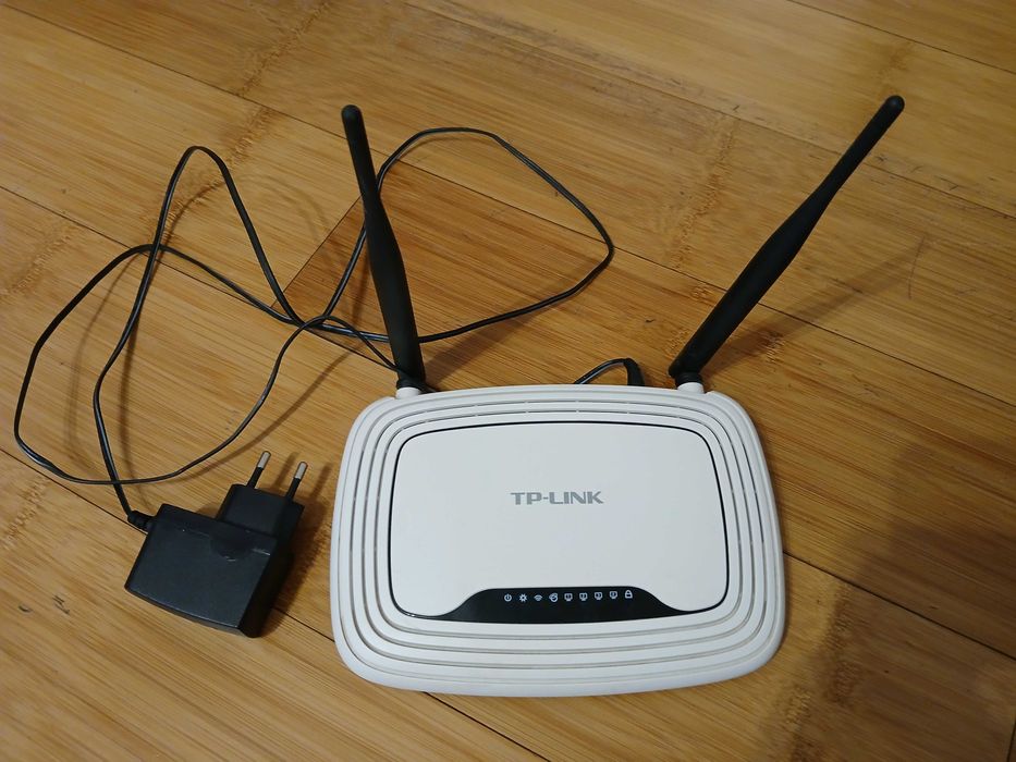 Router tp-link model TL-WR841N