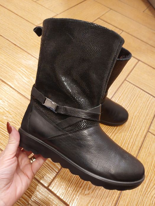 Cizme Ecco mărime 34. Piele naturala.