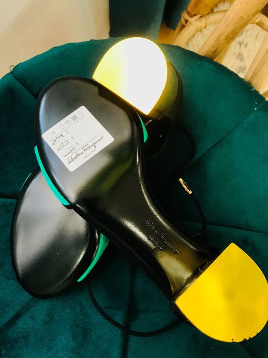 Sandale de piele Salvatore Ferragamo, marimea 35 1/2
