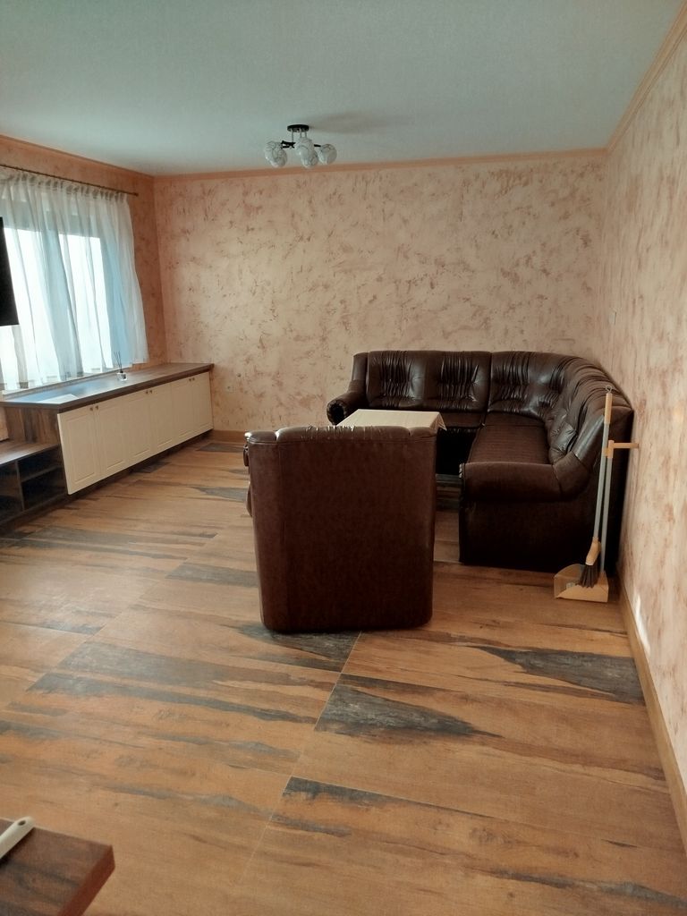 Дава се под наем Двустаен апартамент в Асеновград - 60 кв.м за 408 € - Снимка #1