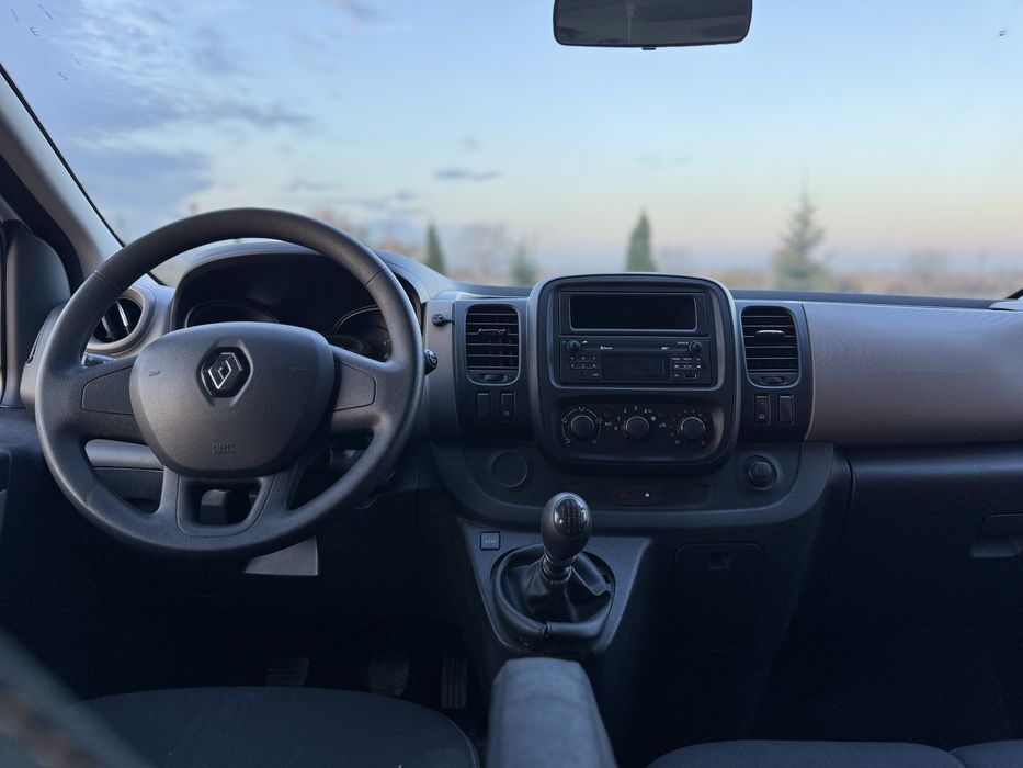 Renault trafic 8+1