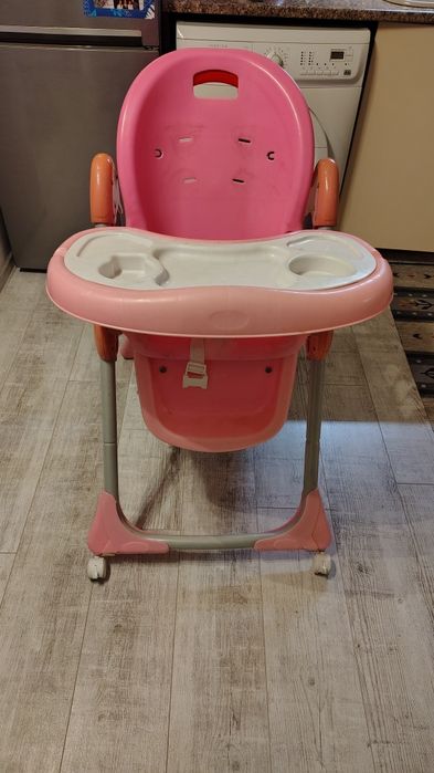 Scaun bebe culoare roz
