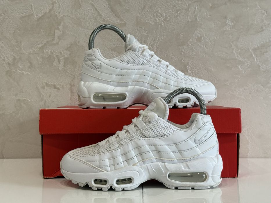 Дамски маратонки Nike Air Max 95 Triple White | 37,5