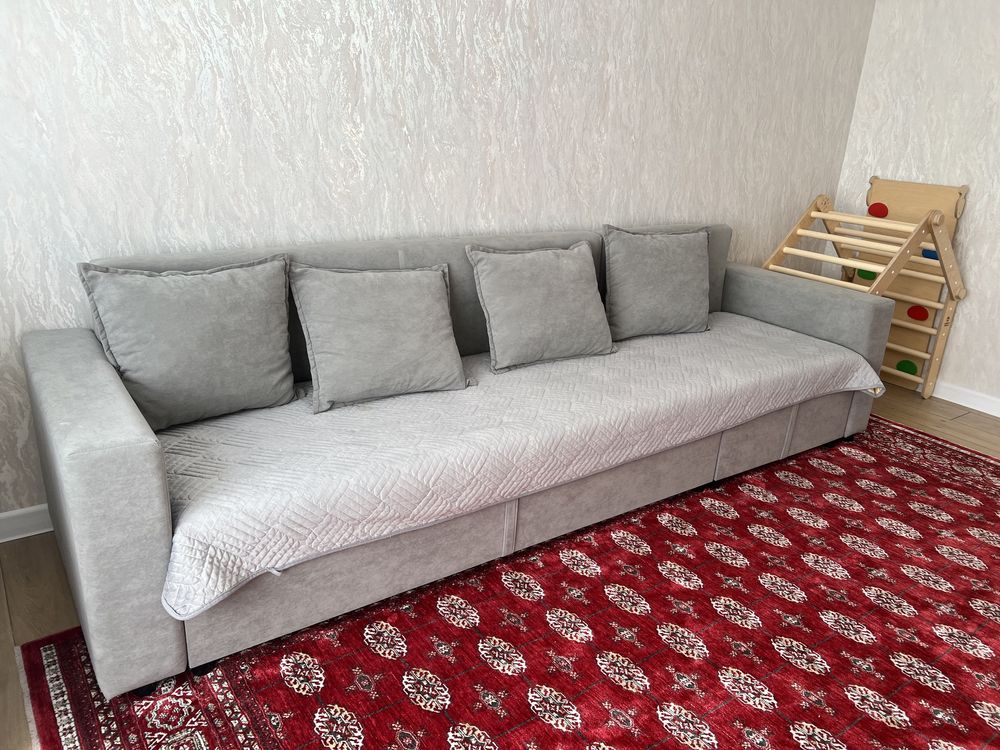 Диван, в отличном состоянии, 2,8 м