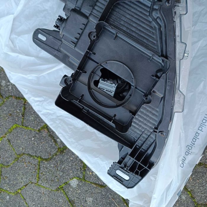 Десен фар за Ford Mustang Mach-E FULL LED LJ8B13E014BE