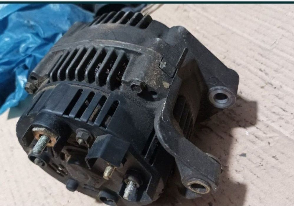 Alternator:laguna Megane scenic...livrez colet avantajos oriunde în ța