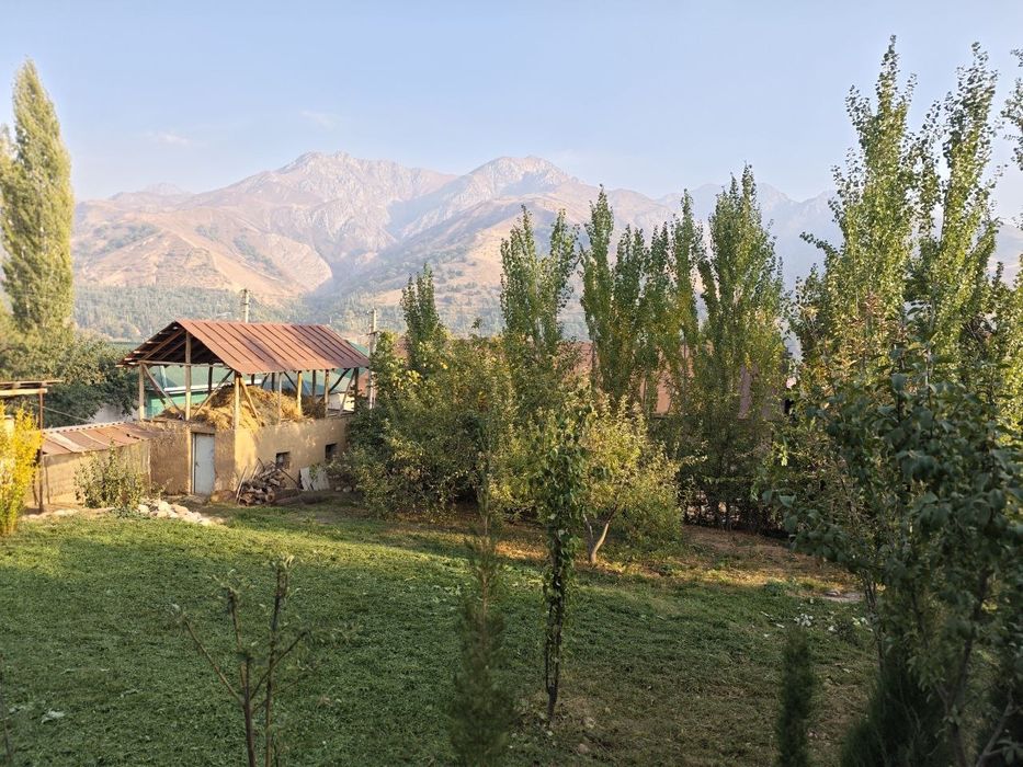 Yer sotiladi 3.5 sotiix dacha uchun