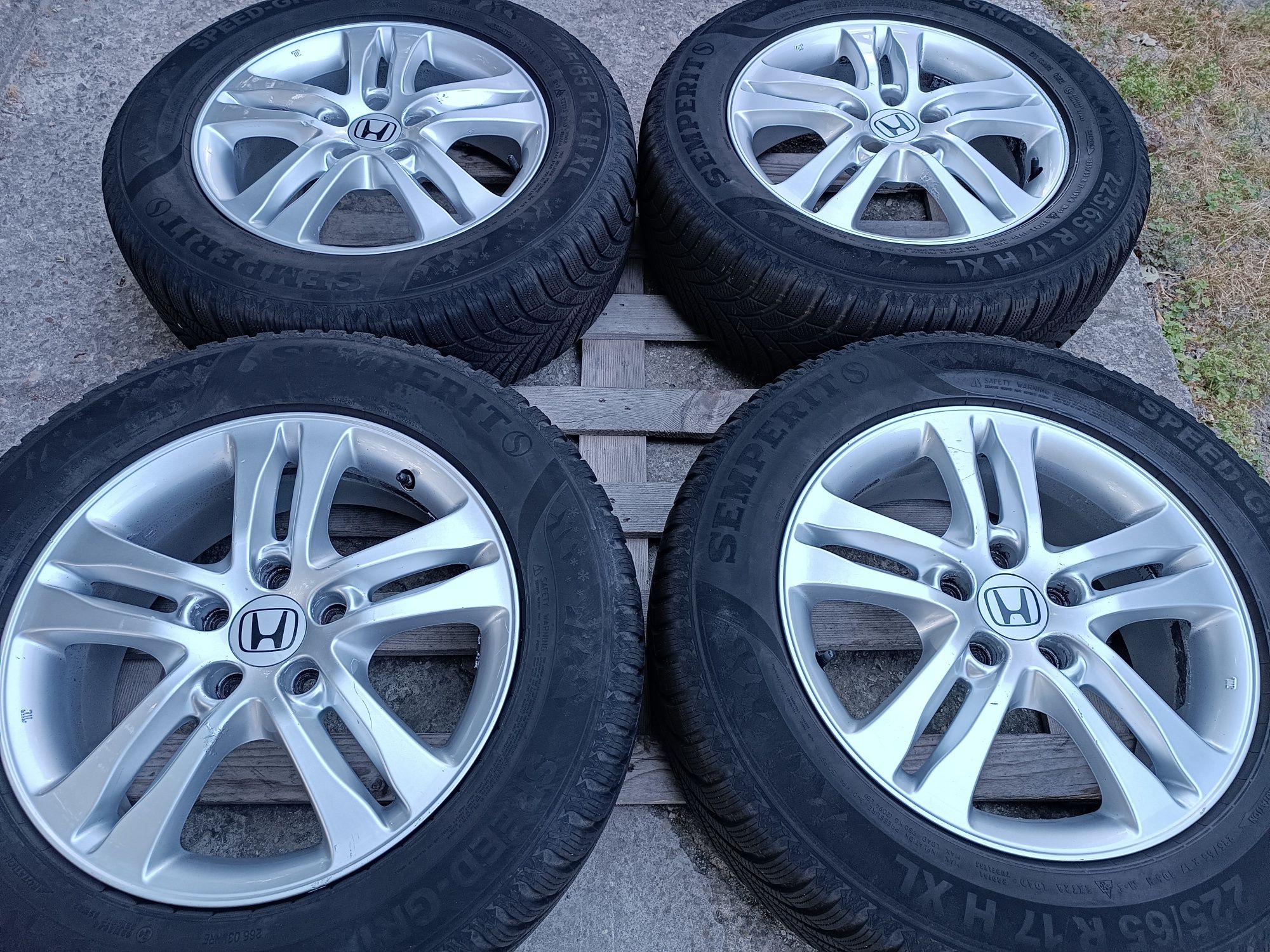 Лети джанти 17ки 5х114.3 Honda + зимни гуми 225/65/17 Semperit