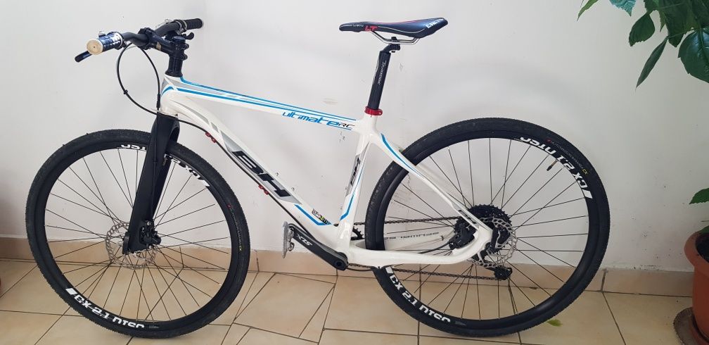 Bicicletă carbon BH ultimate rc