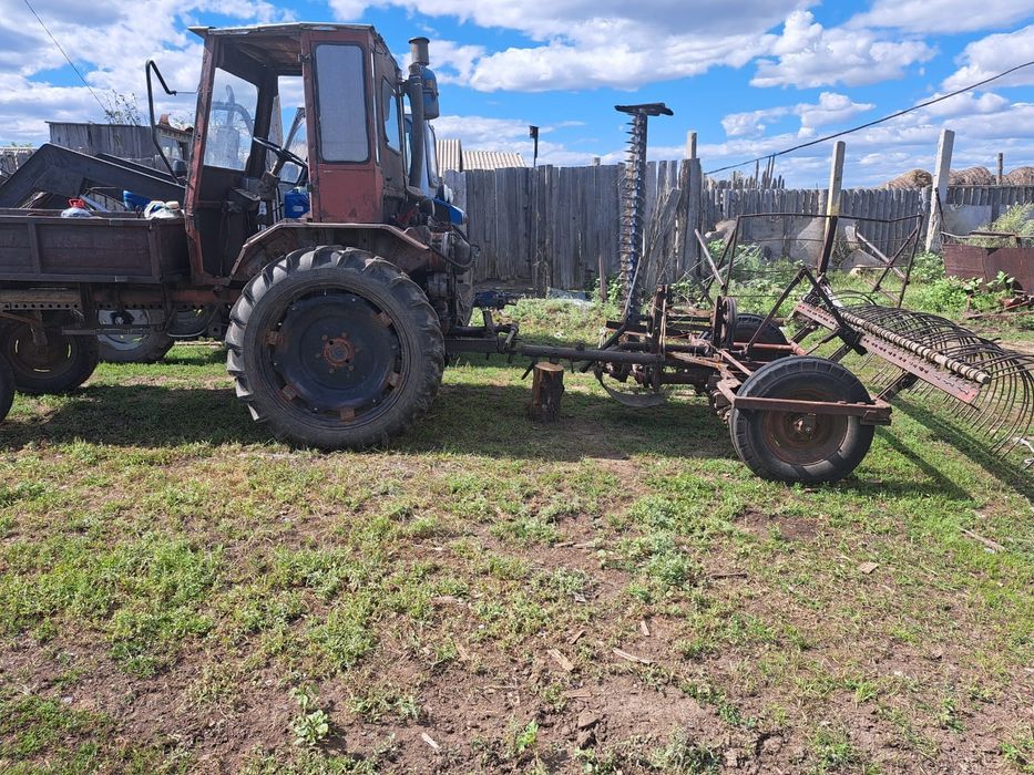 Продам трактор т16