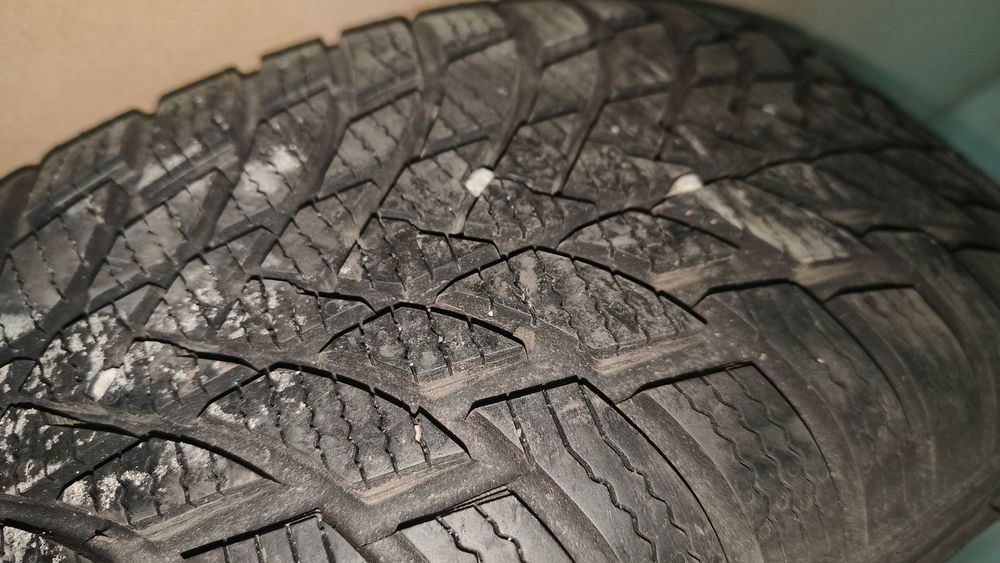 Джанти 5×114.3, ЕT46, отвор-67.1 + зимни гуми 195/65/15, 15'' Hyundai