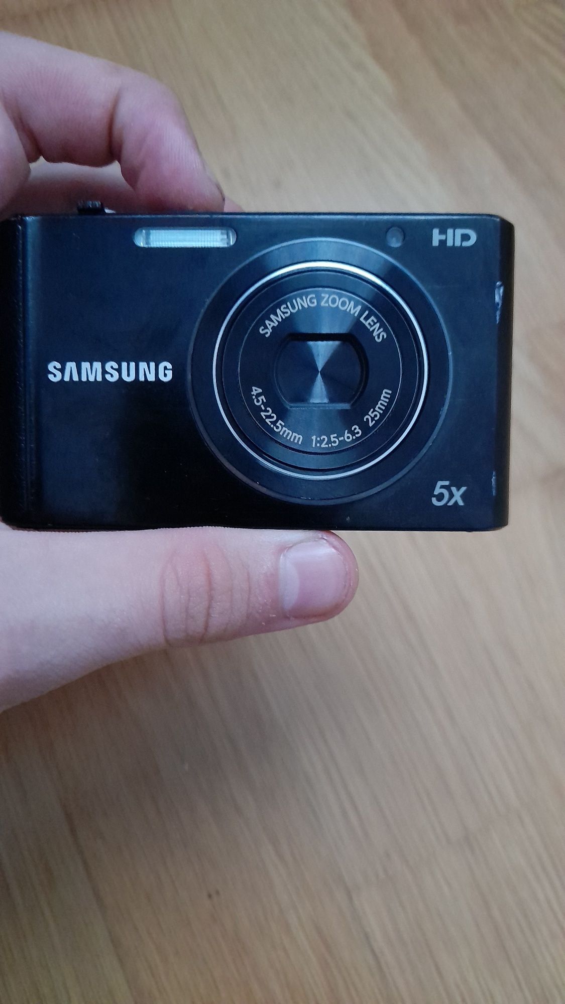 VÂND Camera video/foto SAMSUNG ST76 în stare buna