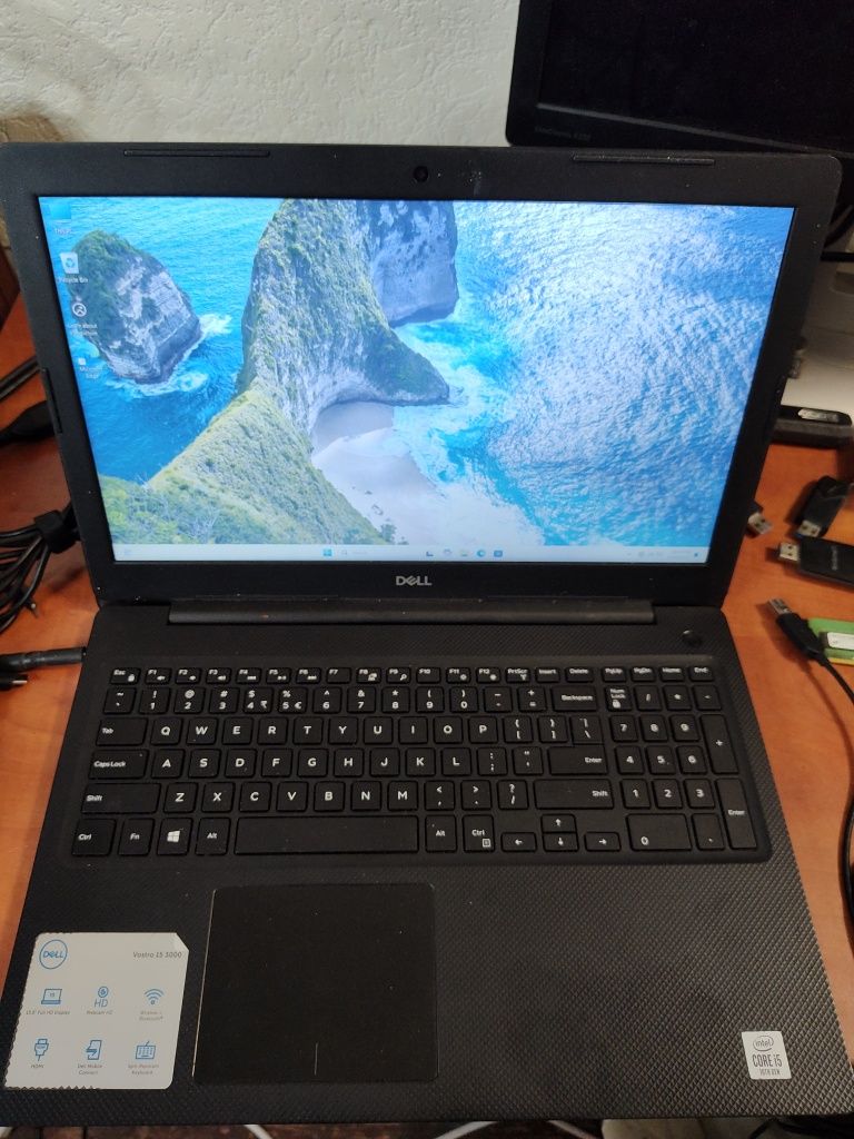 Dezmembrez Dell Vostro 15 3590  i5 gen 10,pl buna,disp,tast bune