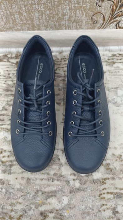 ECCO оригинальные кожаные кроссовки.