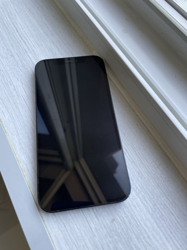 Iphone 12 в Перфектно състояние