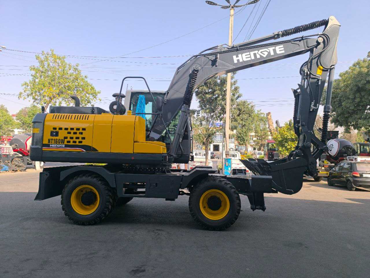 Экскаватор HENGTE модель HT160W