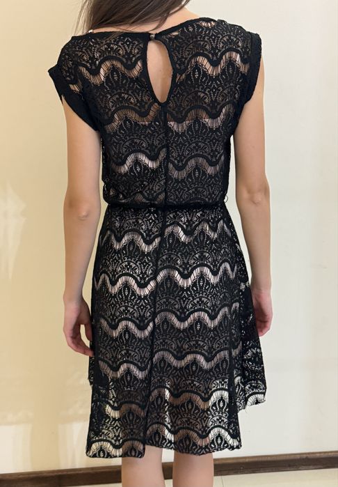 Rochie dantela cu jupa