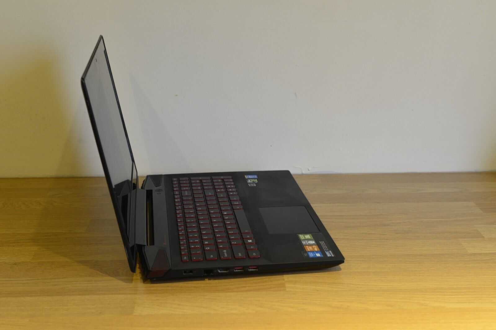 Геймърски лаптоп на части - Lenovo Y50-70, всичко налично