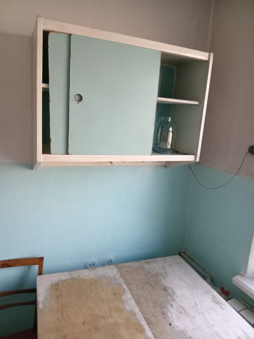 Шкафы, диваны стол дверь кресло