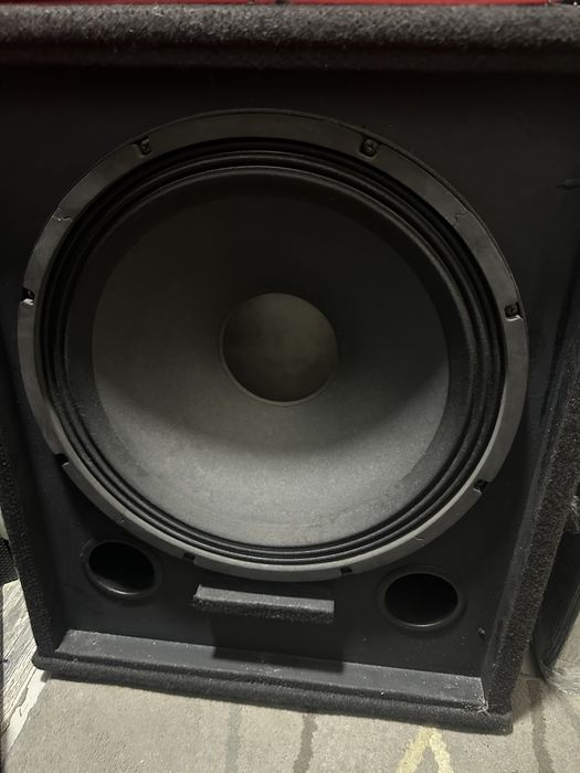 Bass 650 w rms Eminence ,putere Behringer Ep2000