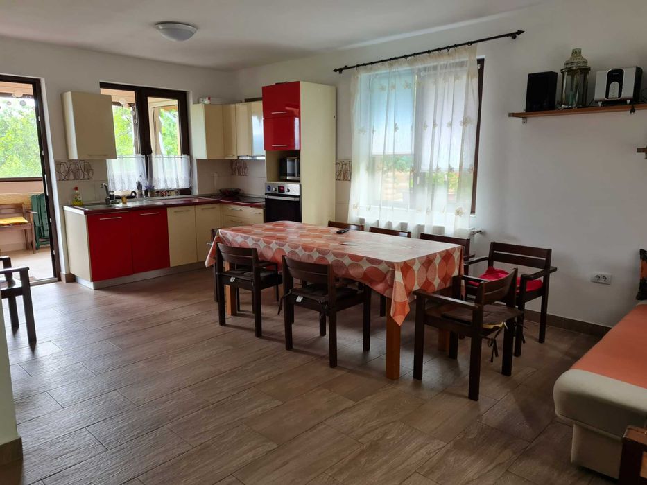 Inchiriez Casa in Vadu Crisului cu CIUBAR