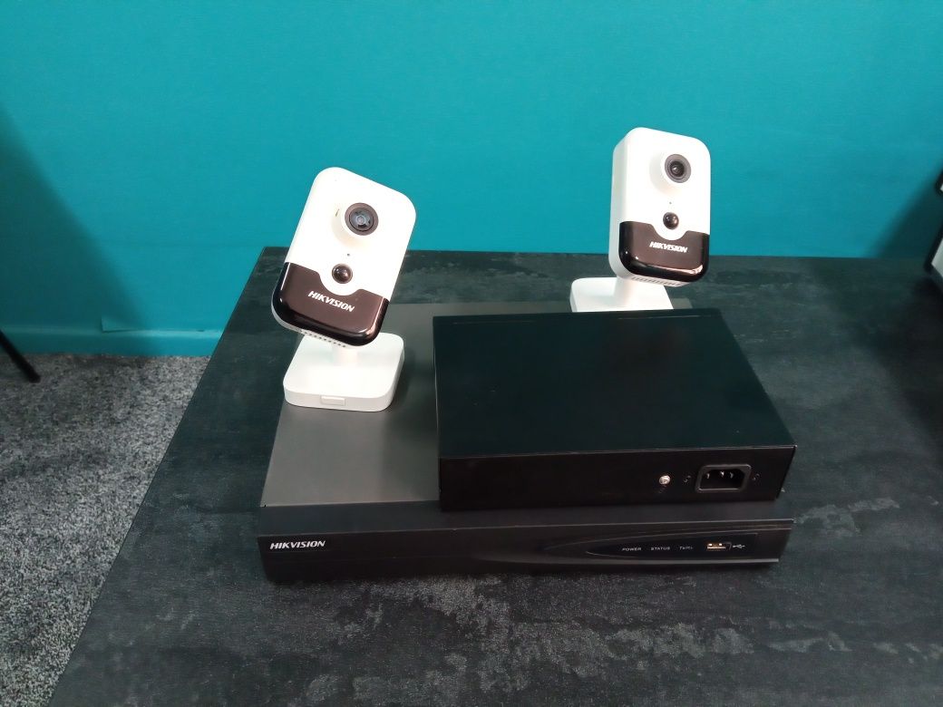 Kamera DS-7604NI-Q1
DS-2CD2443GOE-1
HDD 1tb
CNB-EF-101OP-POE