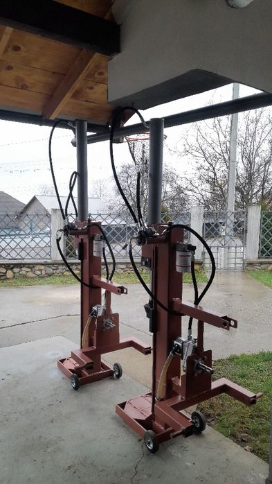 Despicător lemne tractor