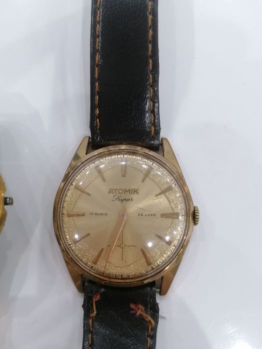 Позлатени часовници