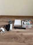 Consola Nintendo Wii, 2 manete cu nunchuk + 6 jocuri