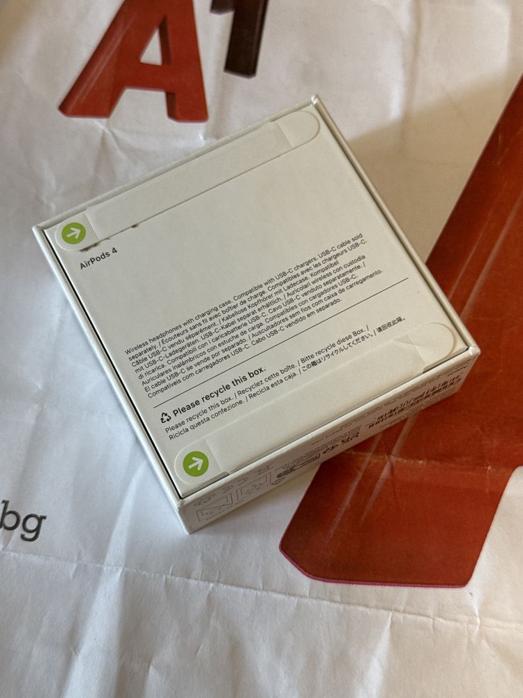 ЗАПЕЧАТАН Apple AirPods 4 A1 Гаранция до 2027 г. White