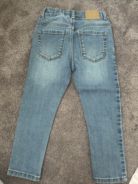 Blugi zara masura 3-4 ani