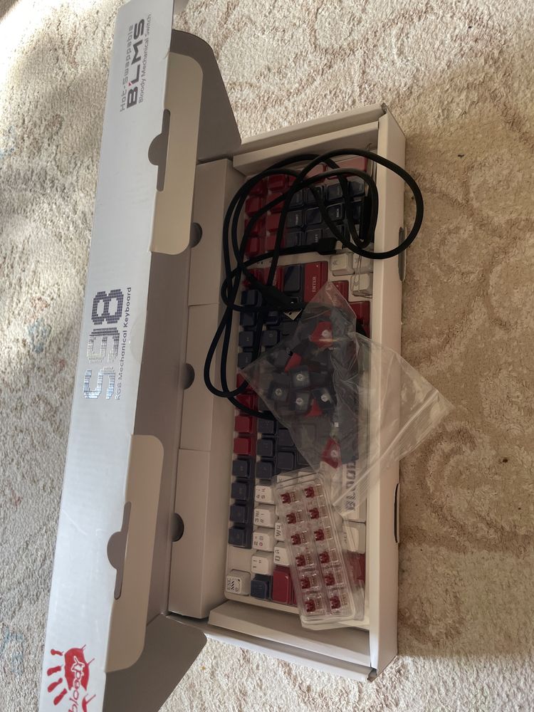 Продам игровую клавиатуру