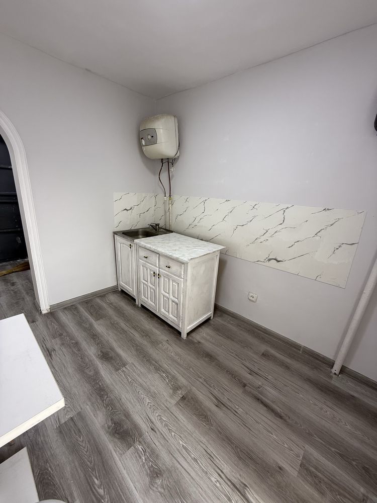 Продам квартиру 1/4/5 Авиагородок, рядом транспорный институт.