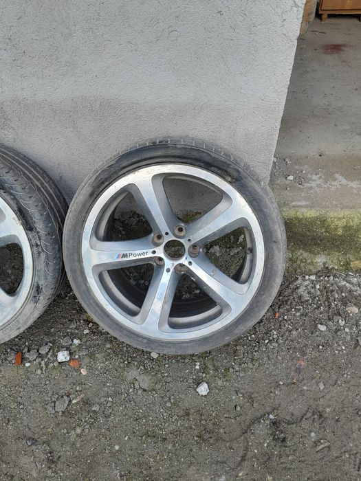 Vand jenti bmw r19 cu cauciuc