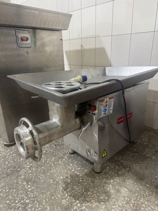 Мясорубка промышленные, б/у, состояние отличное