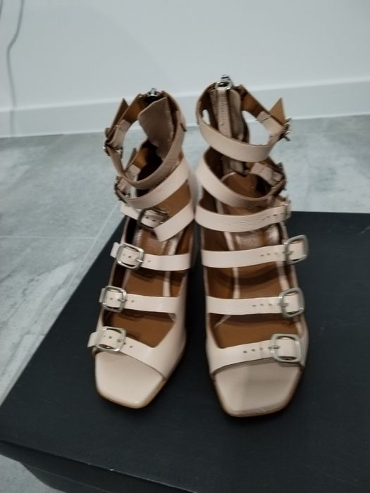 Сандали на токче