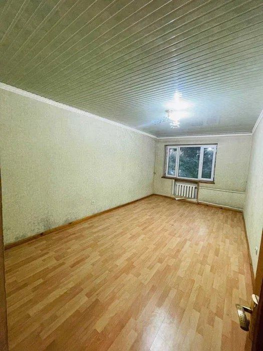 Срочно! Квартира на Шота Руставели 3/4/4 общ пл 70м ,балкон 2*6