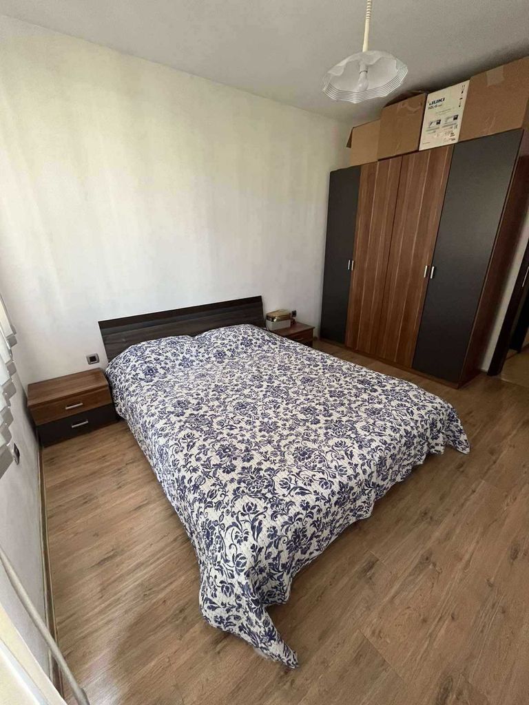 Дава се под наем Тристаен апартамент в София, Гоце Делчев - 98 кв.м за 400 € - Снимка #1