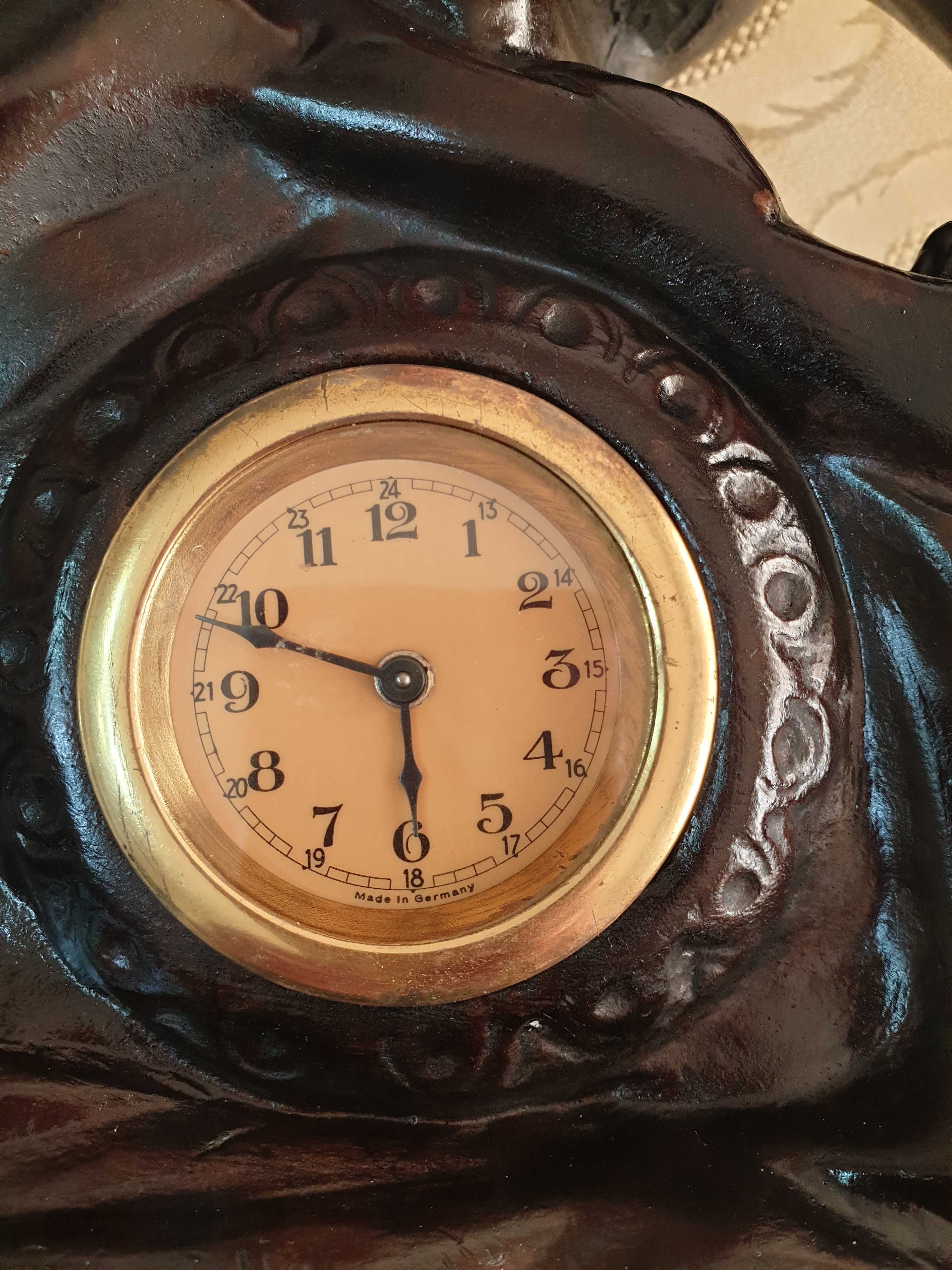 Старинен немски  каминен часовник.