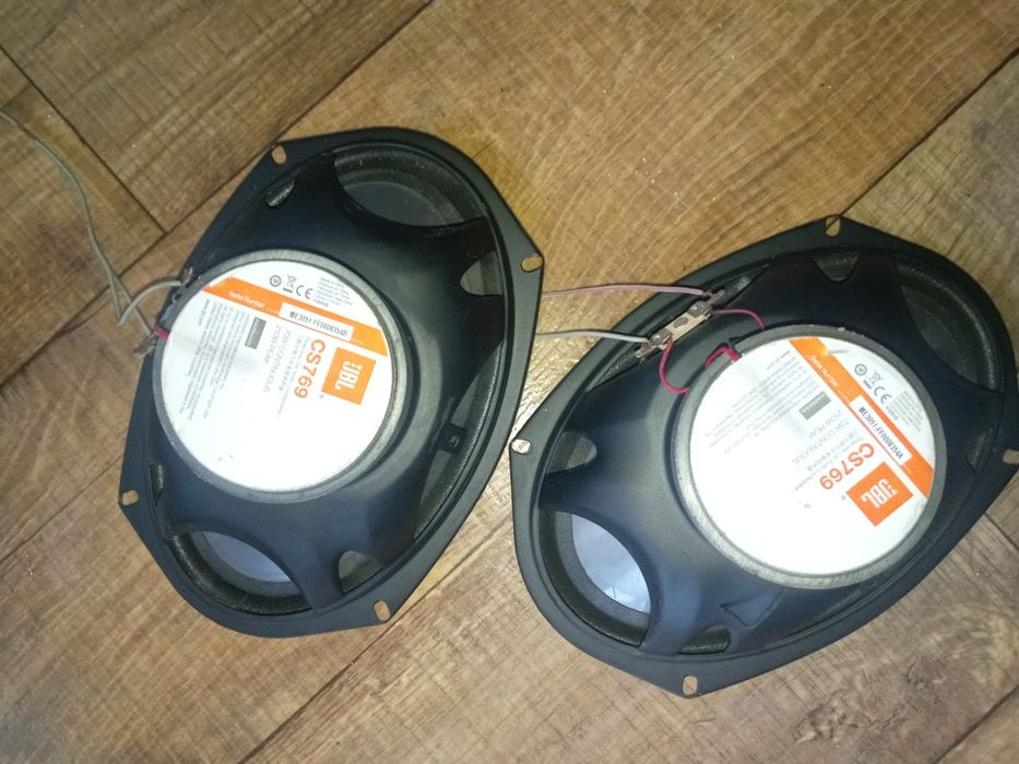 Елипсовидни тонколони JBL