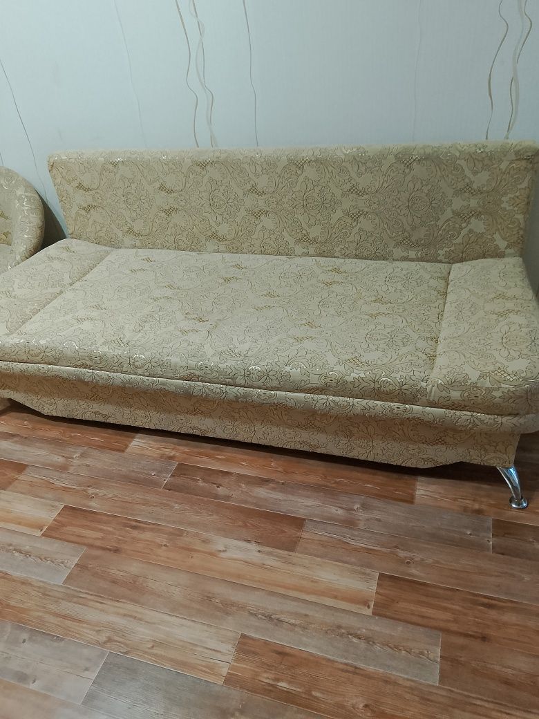 Продам диван в хорошем состоянии