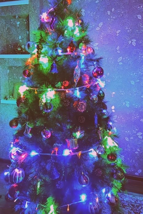 Новогодняя пышная Ёлка в отличном состоянии