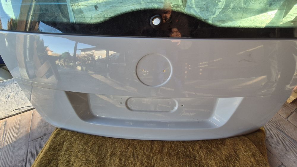 Продавам задна врата за Soda Yeti