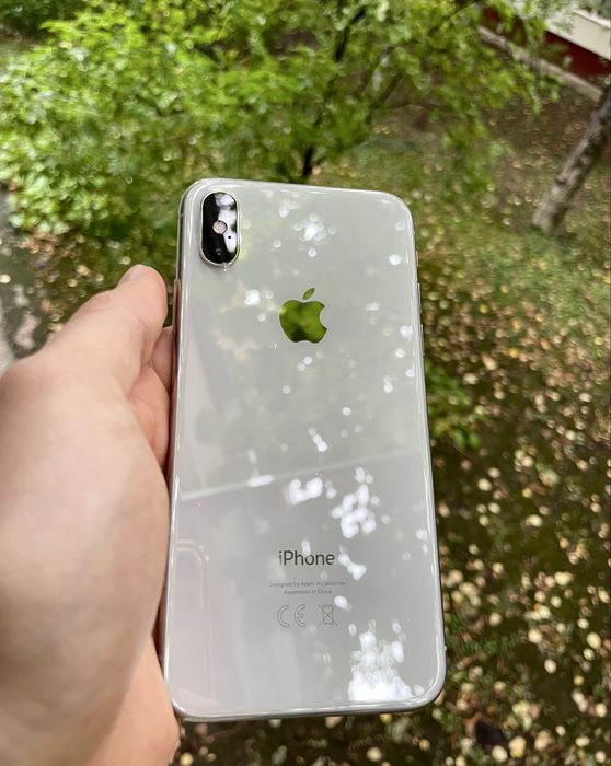 Iphone X 64Gb cu husa si folie, in stare buna