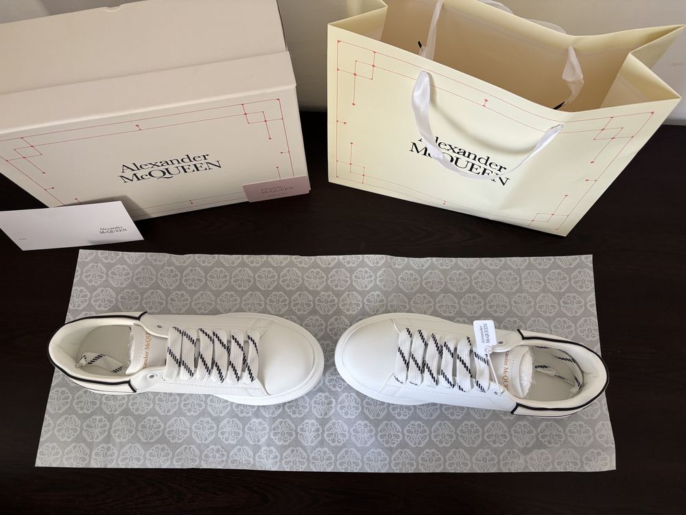Alexander McQueen Black Lines (Epoxy)
