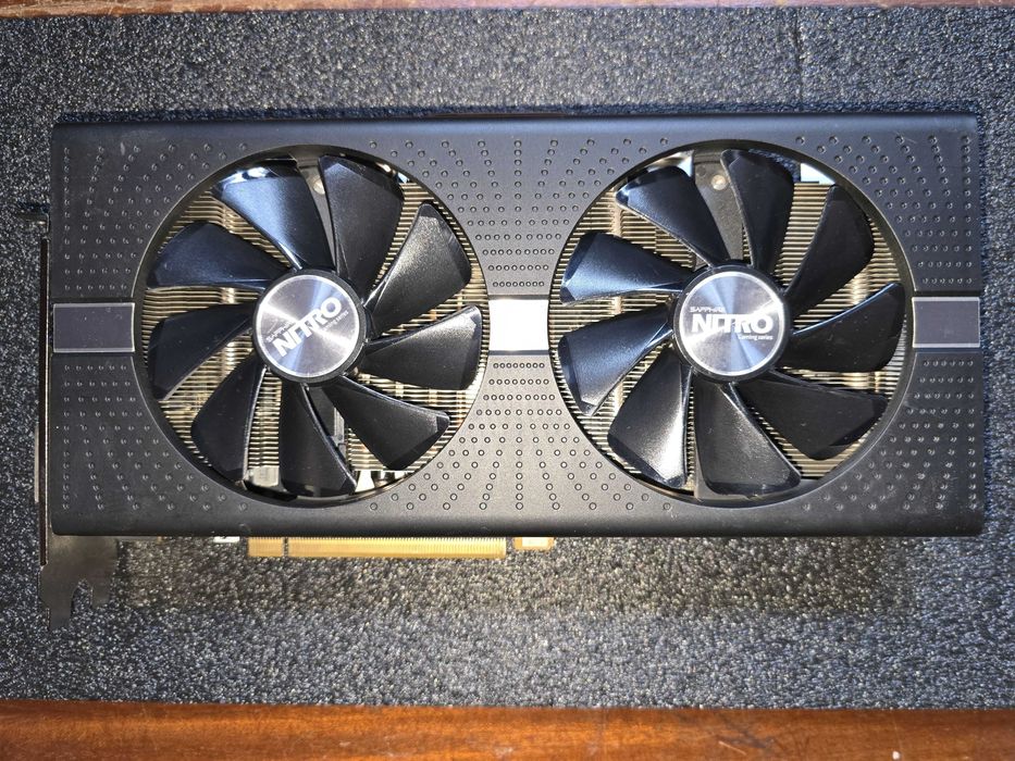 Placa video Sapphire NITRO+ RX 580 8 GB  Stare foarte buna